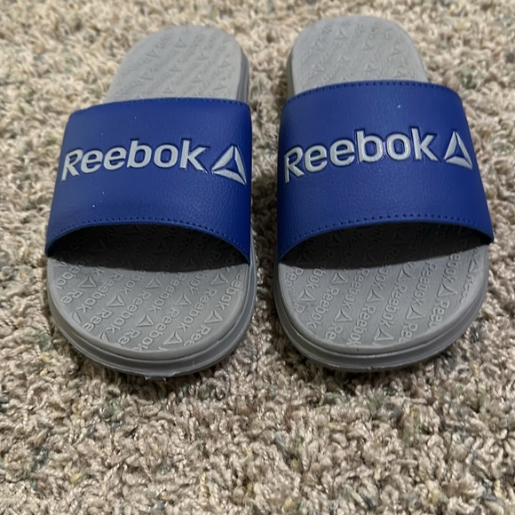 Blue Reebok slides size 5 - Picture 3 of 4
